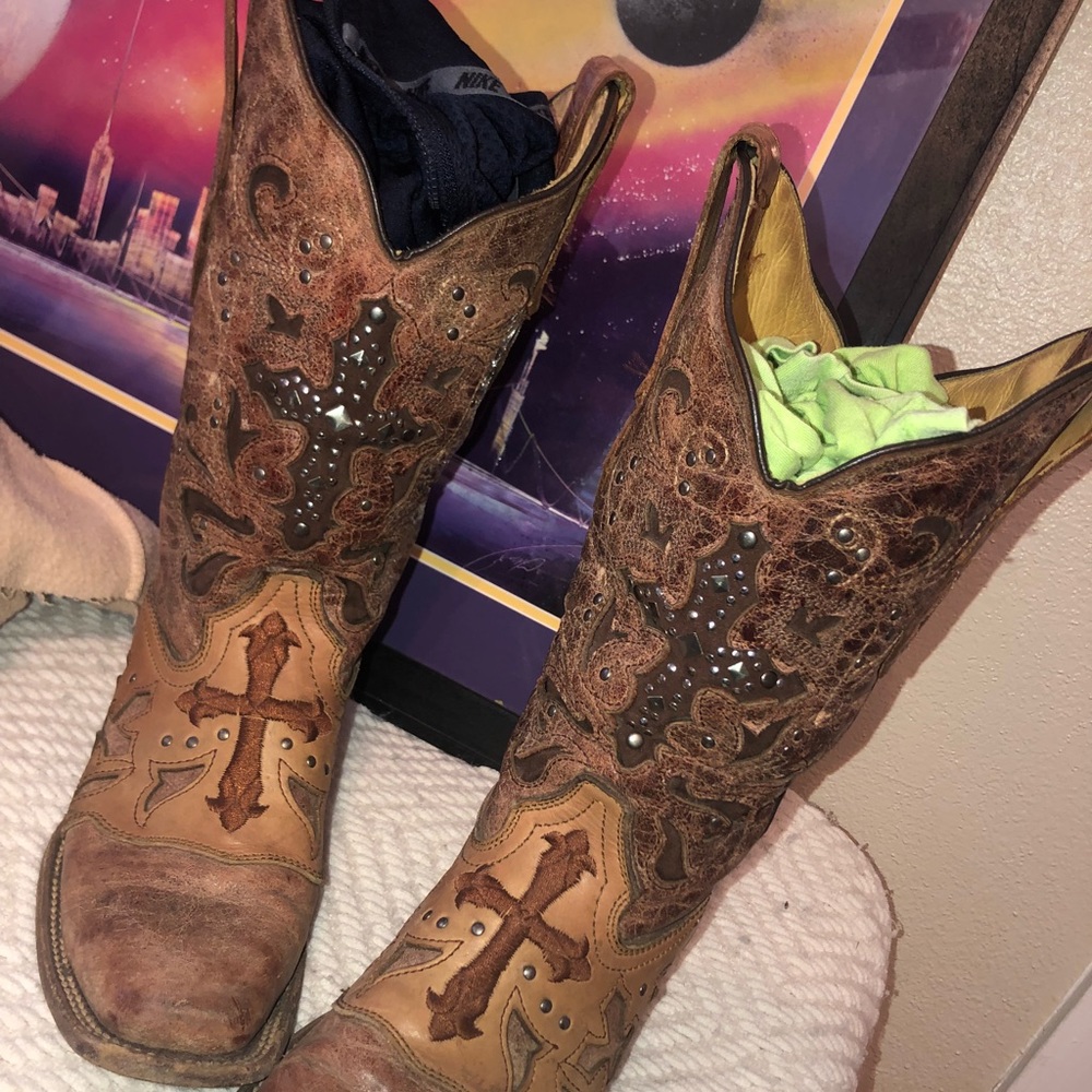 Corral Women's Studded Cross Inlay Western Boots